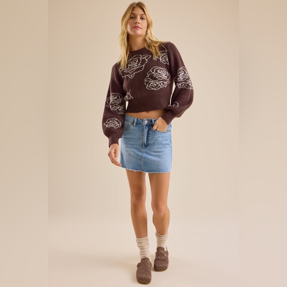 Patterned Rose Sweater - Picture 2 of 6